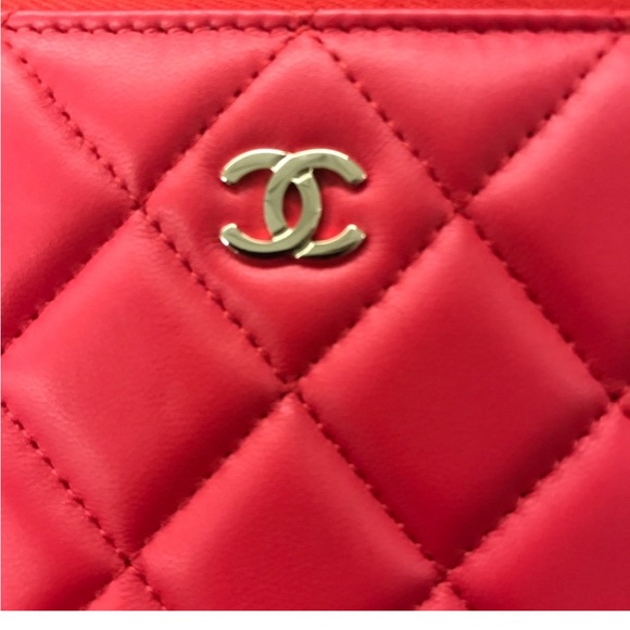 BNWT Chanel Red Quilted Pouch Clutch O Case Lg - Picture 2 of 8